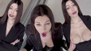 Buying a Real Estate Turned Into a Rough Face Fuck For a Young Brunette - porn video