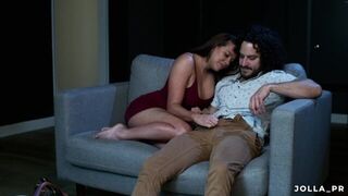 Echamos un polvo en el cine sin que la empleada se diera cuenta - porn video